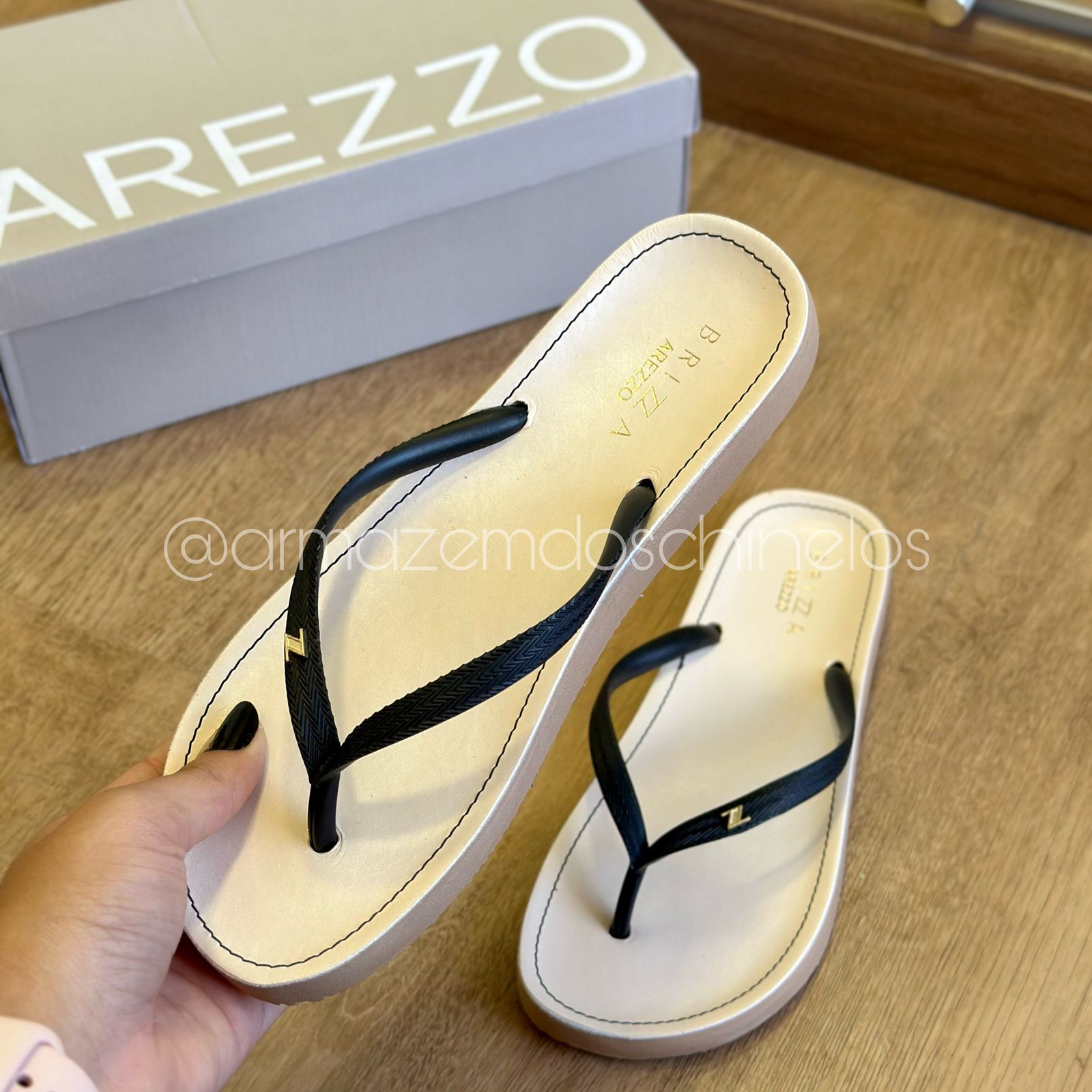 Sand lia Arezzo Rasteira A10207