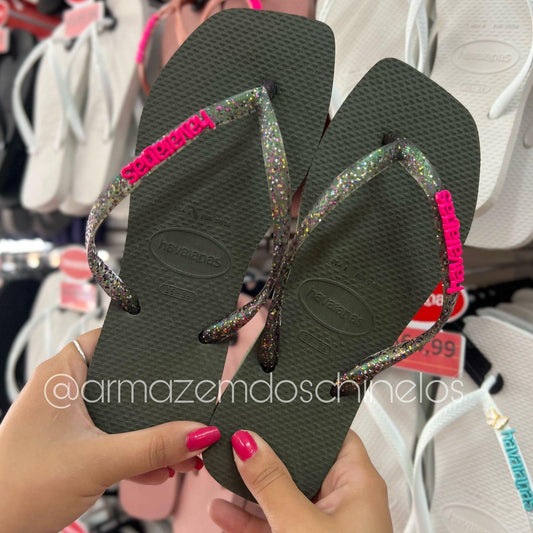 Havaianas Slim Square Logo Metallic + Pingente Placa Logo - Armazém dos Chinelos  