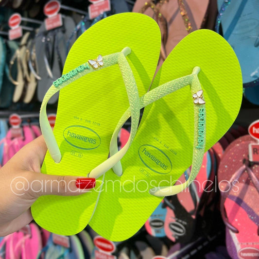 Havaianas Slim Glitter Neon + Pingente Borboleta - Armazém dos Chinelos  