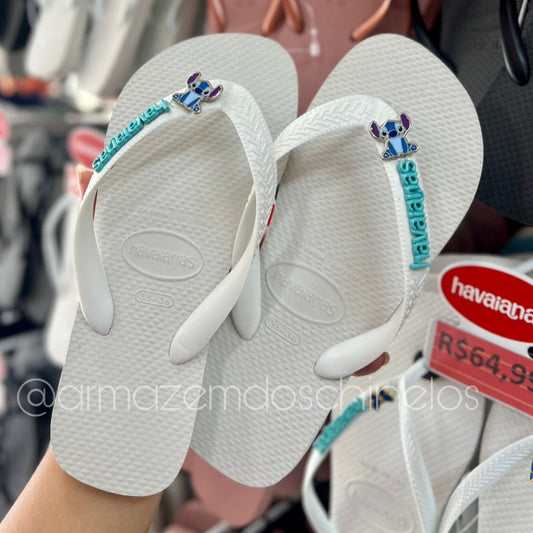 Havaianas Top (Branco) + Placa Logo e Pingente STITCH