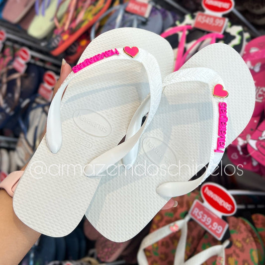 Havaianas Top (Branco) + Placa Logo e Pingente Coração