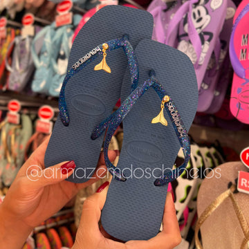 Havaianas Slim Square Logo Metallic (Azul Comfy) + Pingente Sereia