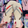 Havaianas Slim Square Glitter II (Areia)+ Pingente Placa