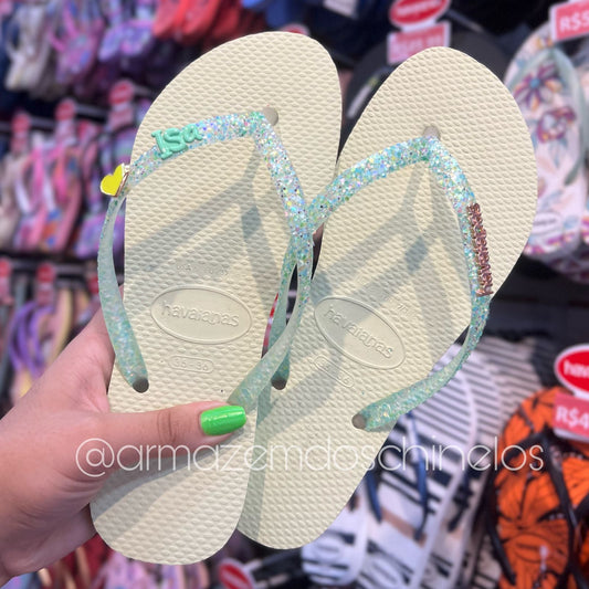 Havaianas Slim Glitter Flrish + Pingente Coração e Nome (Isa)