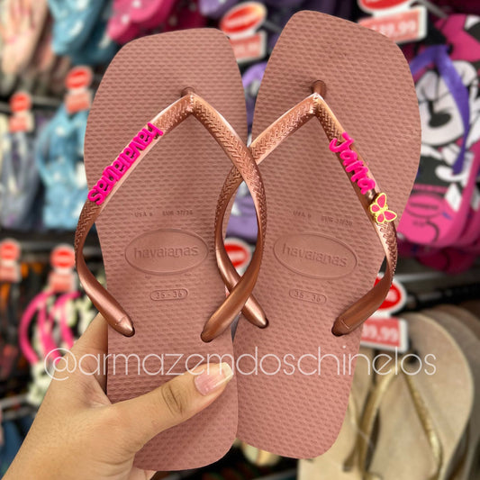 Havaianas Slim Square + Pingente Placa Logo, Borboleta e nome (Jana)