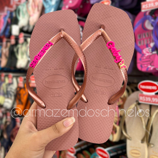 Havaianas Slim Square + Pingente Placa Logo, Borboleta e nome (Gaby)