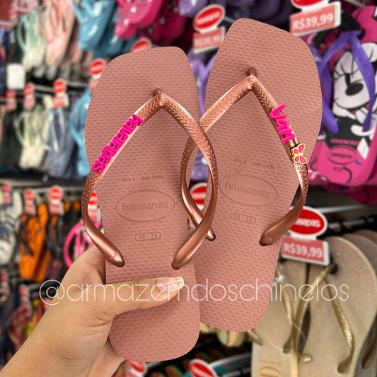 Havaianas Slim Square + Pingente Placa Logo, Borboleta e nome (Van)