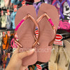 Havaianas Slim Square + Pingente Placa Logo, Borboleta e nome (Pam)