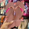 Havaianas Slim Square + Pingente Placa Logo, Borboleta e nome (Alice)