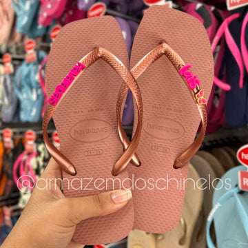 Havaianas Slim Square + Pingente Placa Logo, Borboleta e nome (Laís)