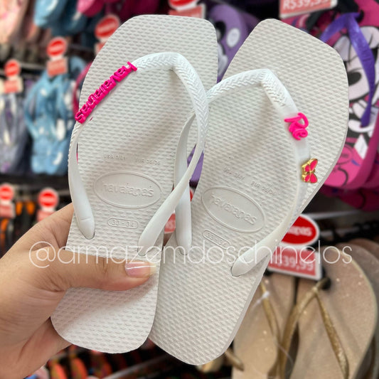 Havaianas Slim Square + Pingente Placa Logo, Borboleta e nome (Re)