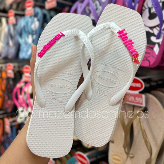 Havaianas Slim Square + Pingente Placa Logo, Borboleta e nome (Hellen)