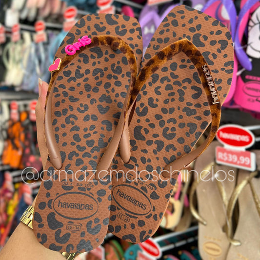 Havaianas Square Velvet (Ferrugem) + Pingente Nome e Coração - (R até Y)