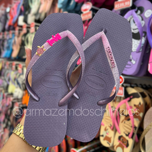 Havaianas Square Glitter - (Malva) + Pingente Nome e Tartaruga - (A até F)