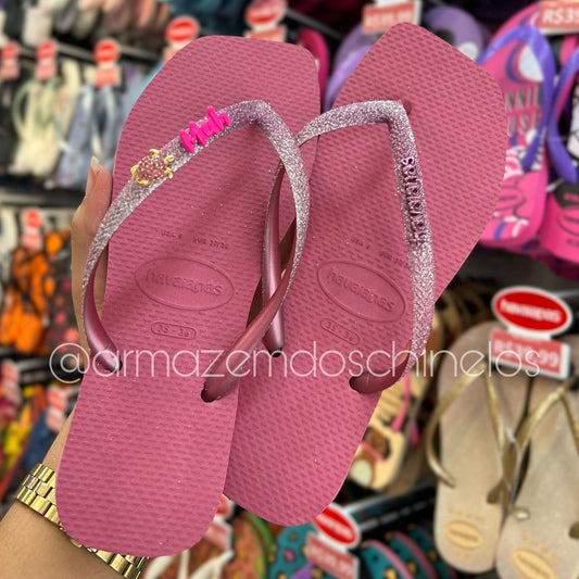 Havaianas Square Glitter - (Rosa Veludo) + Pingente Nome e Tartaruga - (G até N)