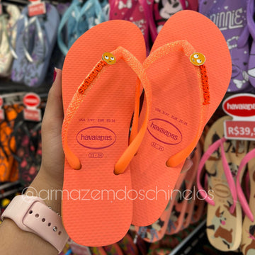 Havaianas Slim Glitter neon + pingente Emoji ( Revirando os Olhos)