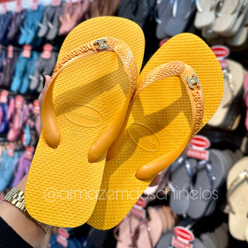 Havaianas Top (Amarelo Pop) + Pingente Chanel