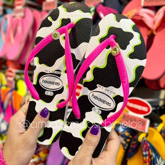 Havaianas Slim Animals + Pingente Ponto de Luz Florzinha - Armazém dos Chinelos  