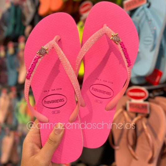 Havaianas Slim Glitter Neon + Pingente de Tartaruga - Armazém dos Chinelos  