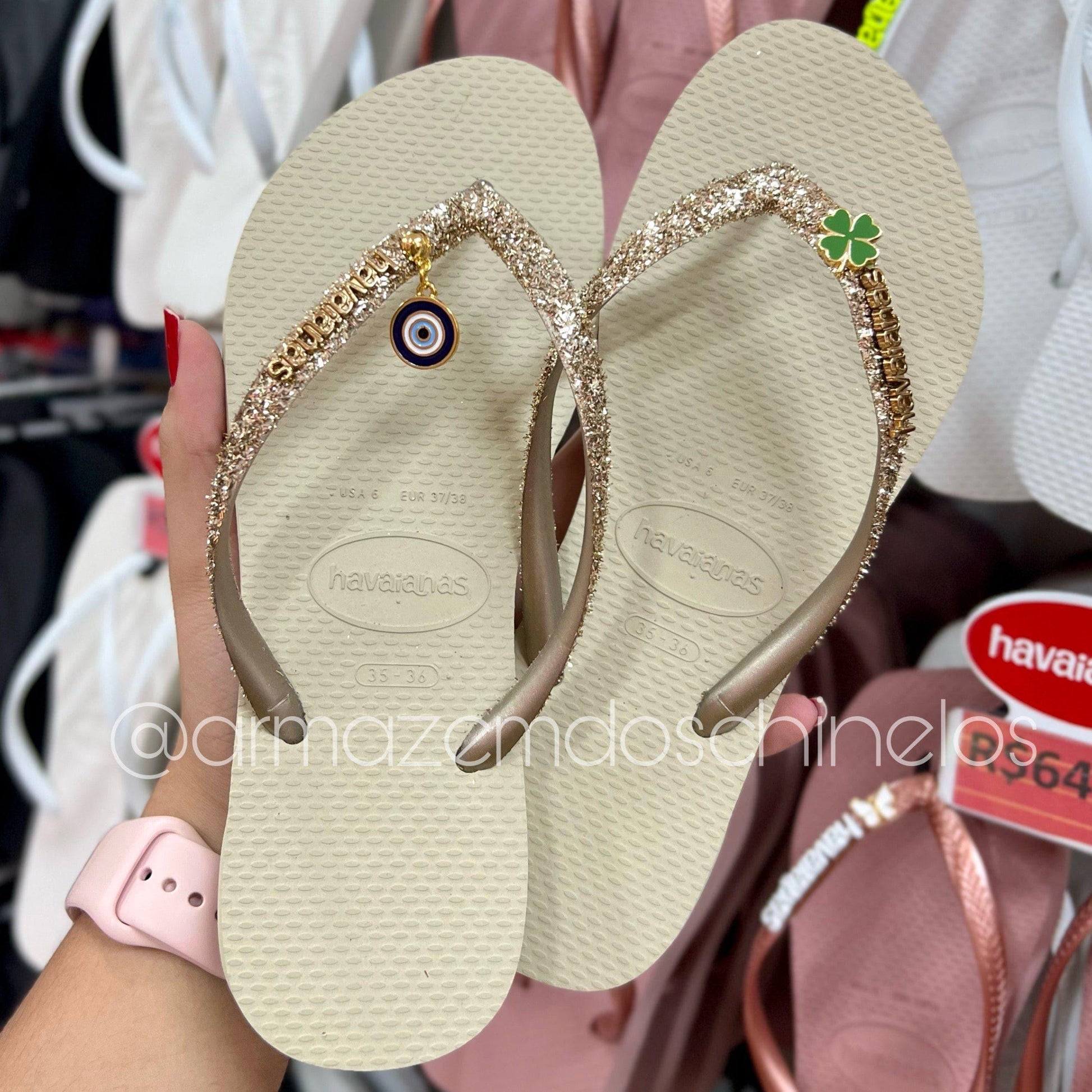 Havaianas Slim Glitter II + Pingente trevo de Quatro Folhas e Olho Grego Pendurado - Armazém dos Chinelos  